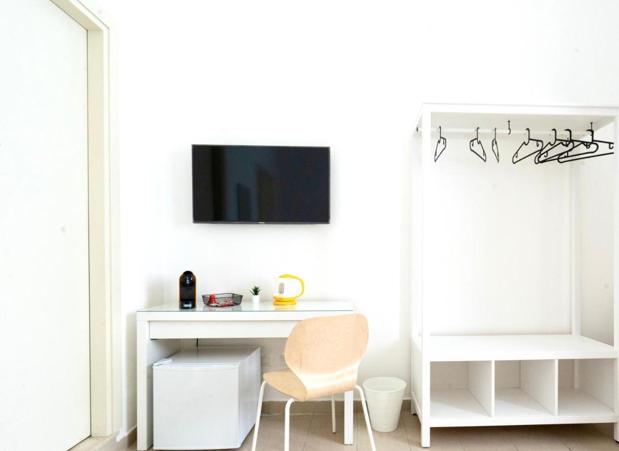 Be Happy Rooms Catania Bagian luar foto