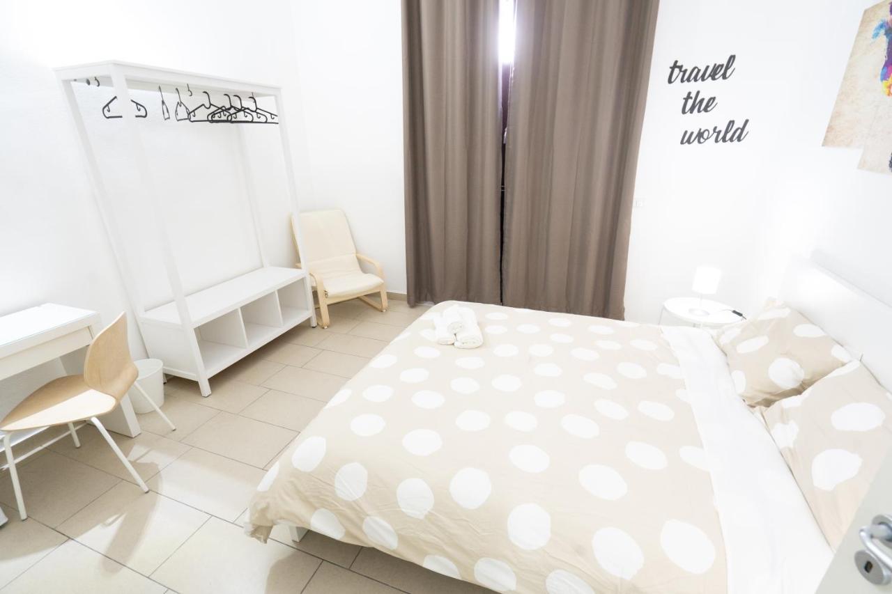 Be Happy Rooms Catania Bagian luar foto