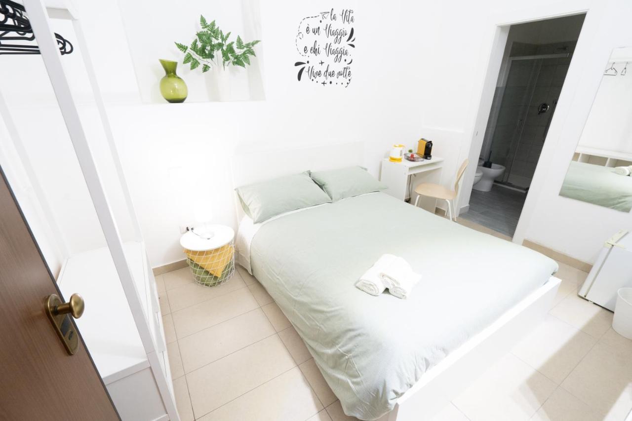 Be Happy Rooms Catania Bagian luar foto