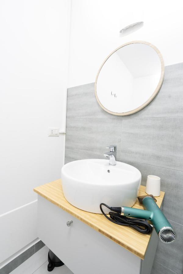 Be Happy Rooms Catania Bagian luar foto