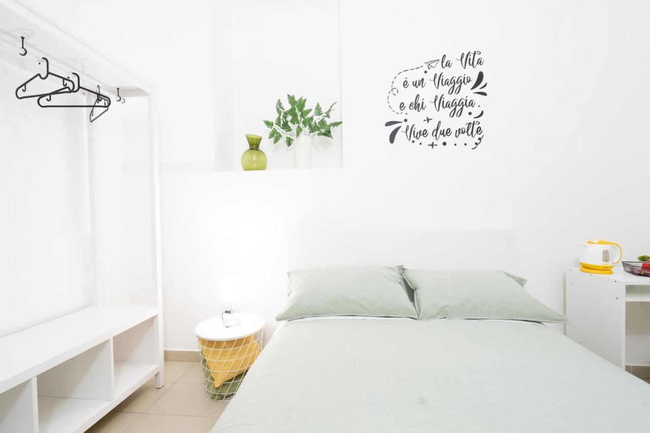 Be Happy Rooms Catania Bagian luar foto