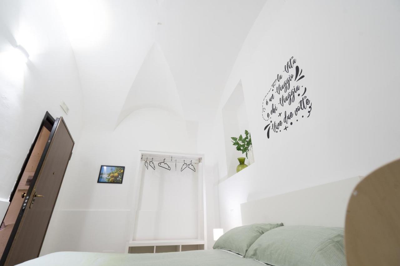Be Happy Rooms Catania Bagian luar foto